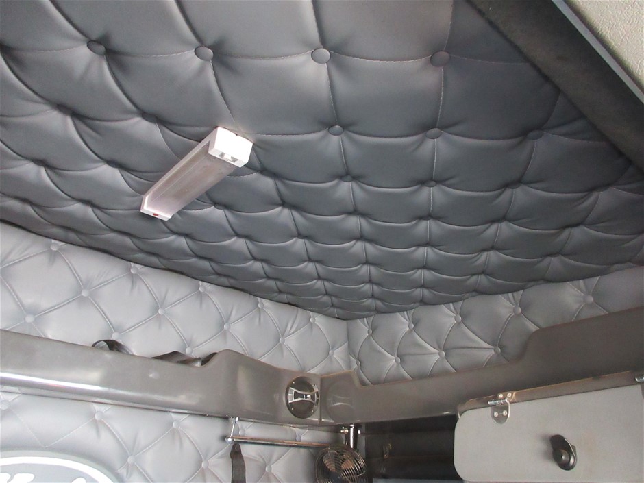 CATERPILLAR CAT Men's Plaid Shirt, Size M, Charcoal/Black, 1020004.  Buyers