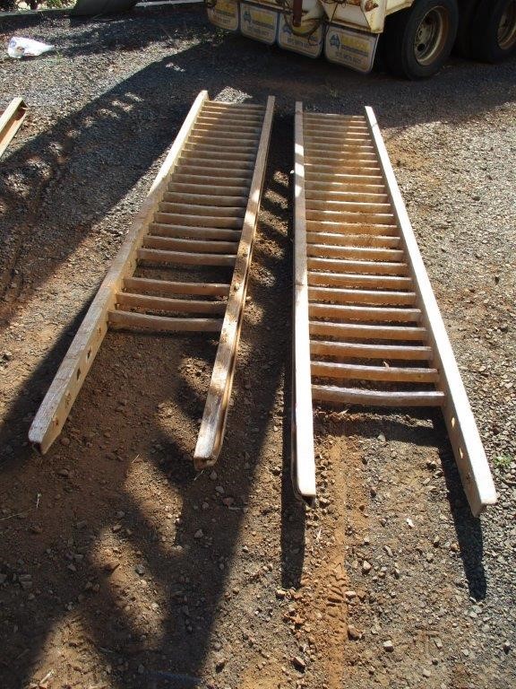 9K WHITE GOLD 0.33ct F VS LAB DIAMOND MARQ DOUBLE RING