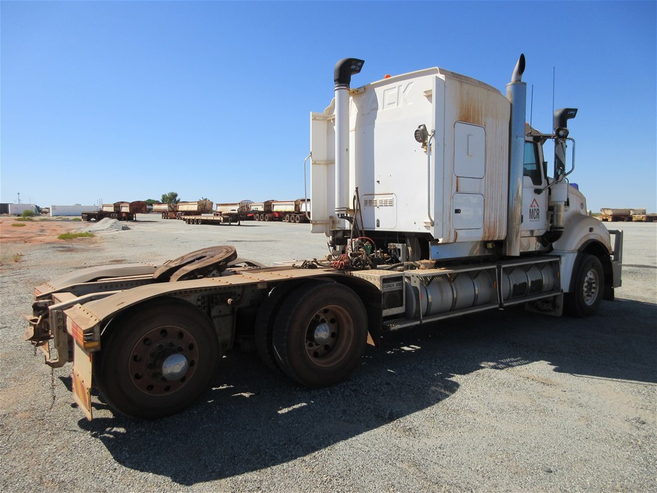 9K YELLOW GOLD 0.33ct F VS LAB DIAMOND MARQ DOUBLE RING