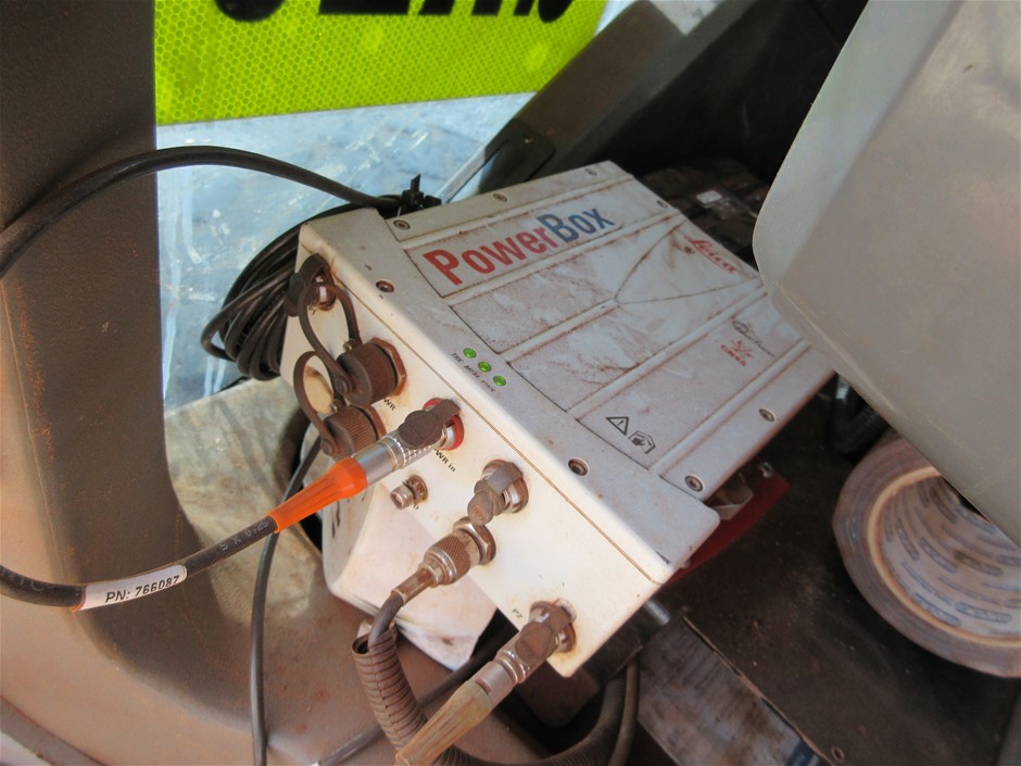 9K WHITE GOLD 0.75ct F VS LAB DIAMOND FLOWER CLUSTER RING