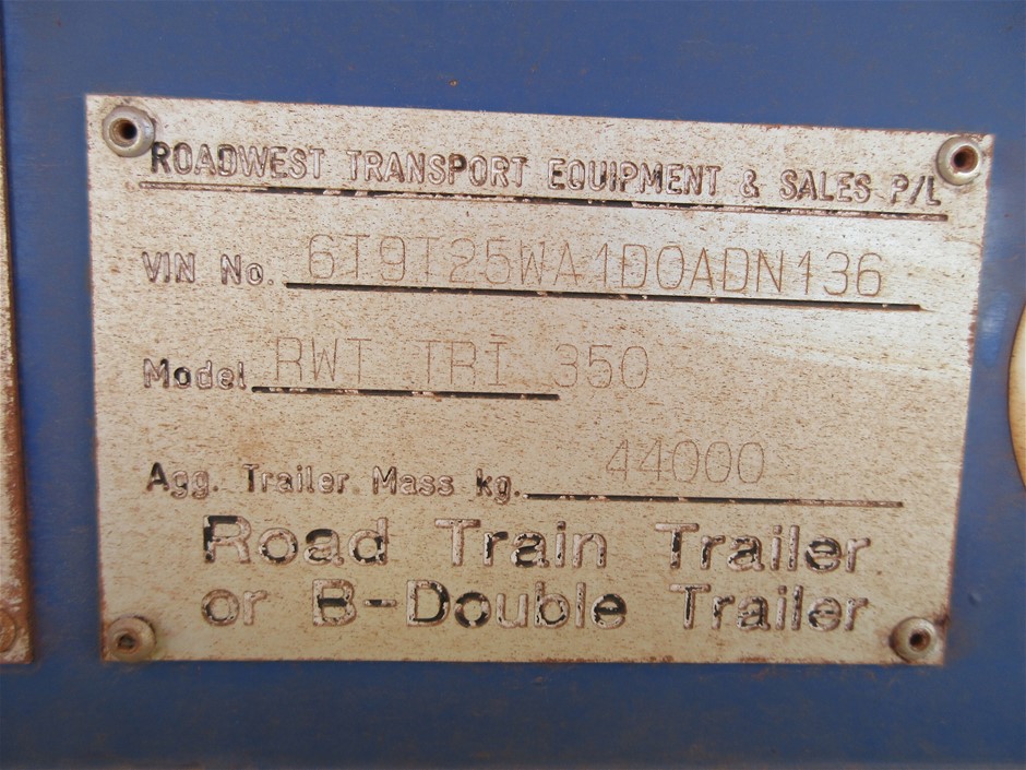 18K/ITALY Yellow Gold Filled bangle -(stamped 18K/Italy)