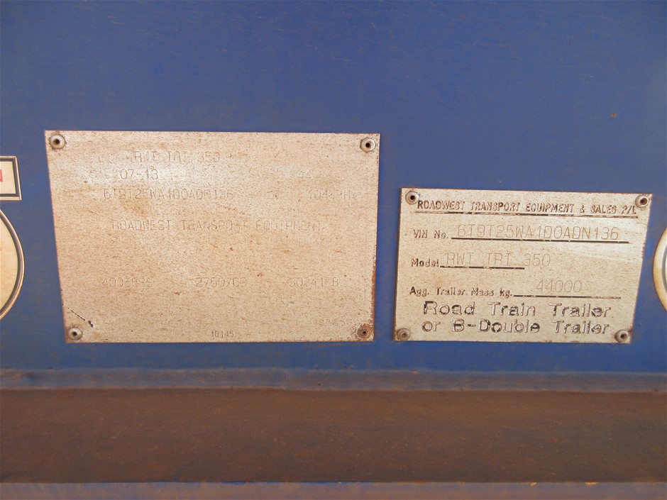 18K/ITALY Yellow Gold Filled bangle -(stamped 18K/Italy)