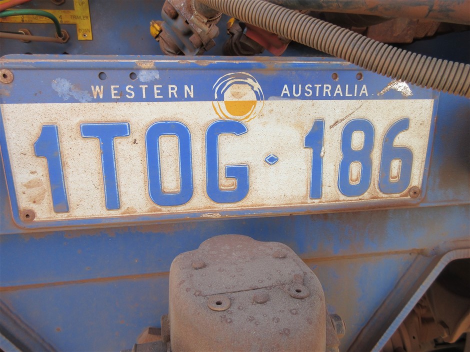 18k Yellow Gold Filled bangle -(stamped 18k/Italy)