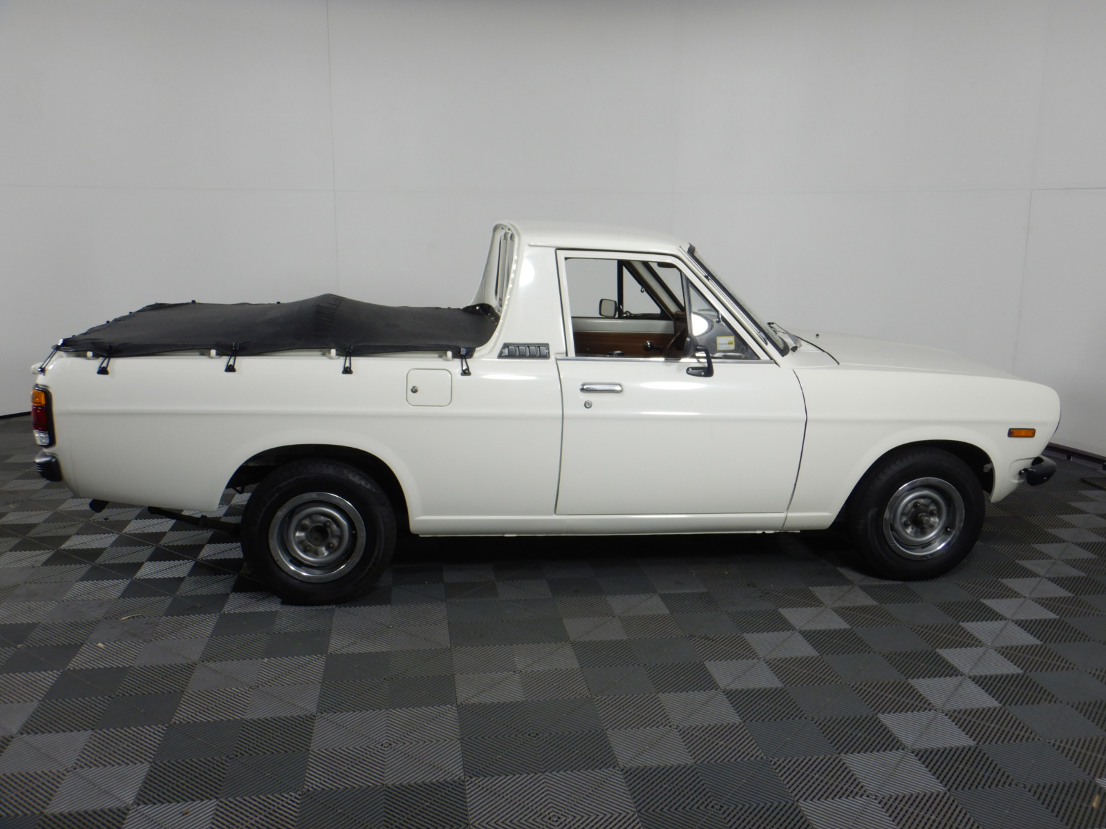 1.02ct Radiant Natural Emerald - Oval Cut