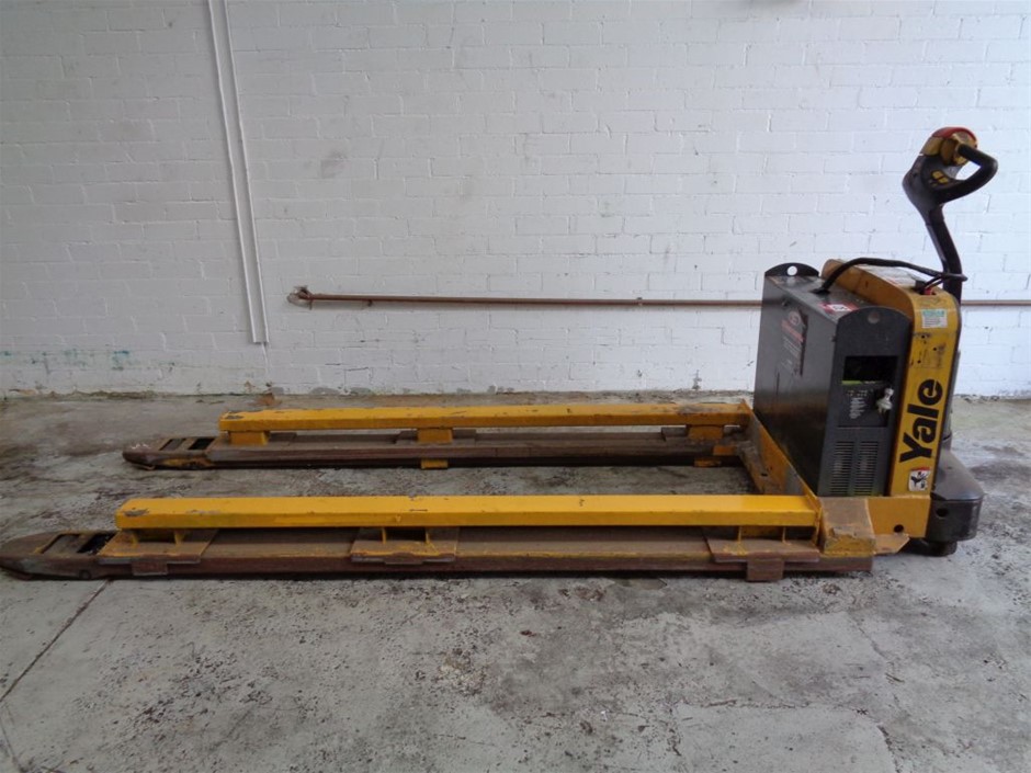 0.75ct Heart Cut Simulated Diamond 925 Sterling Silver Ring - Size 9