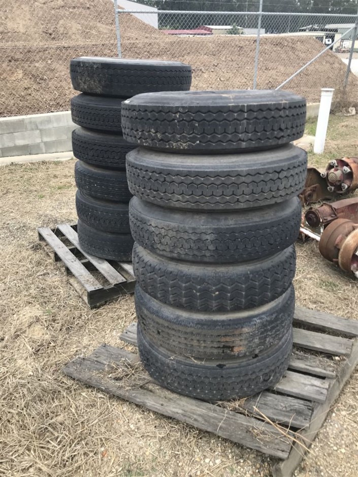 0.25ct Wave Shape Simulated Diamond 925 Sterling Silver Ring - Size 8