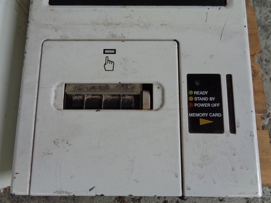 18K Gold-Filled Cuban Chain Bracelet with Simulated Diamonds - 20.3cm