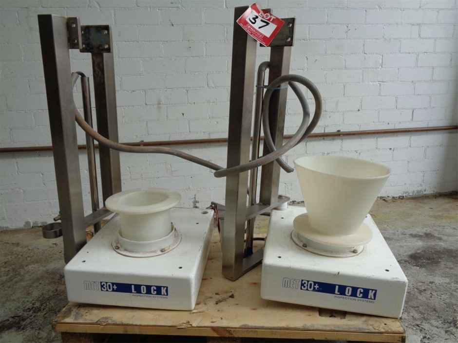 18K Gold-Filled Cuban Chain Bracelet with Simulated Diamonds - 17.8cm