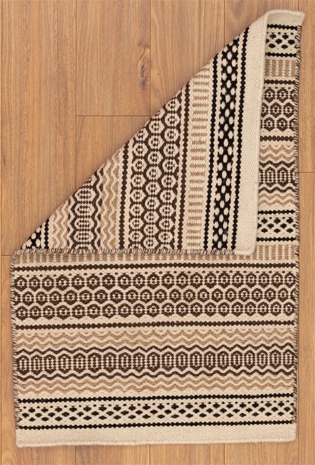 DELONGHI 2000W Electronic Ceramic Heater Tower HFX65V20. NB: Minor use, Not