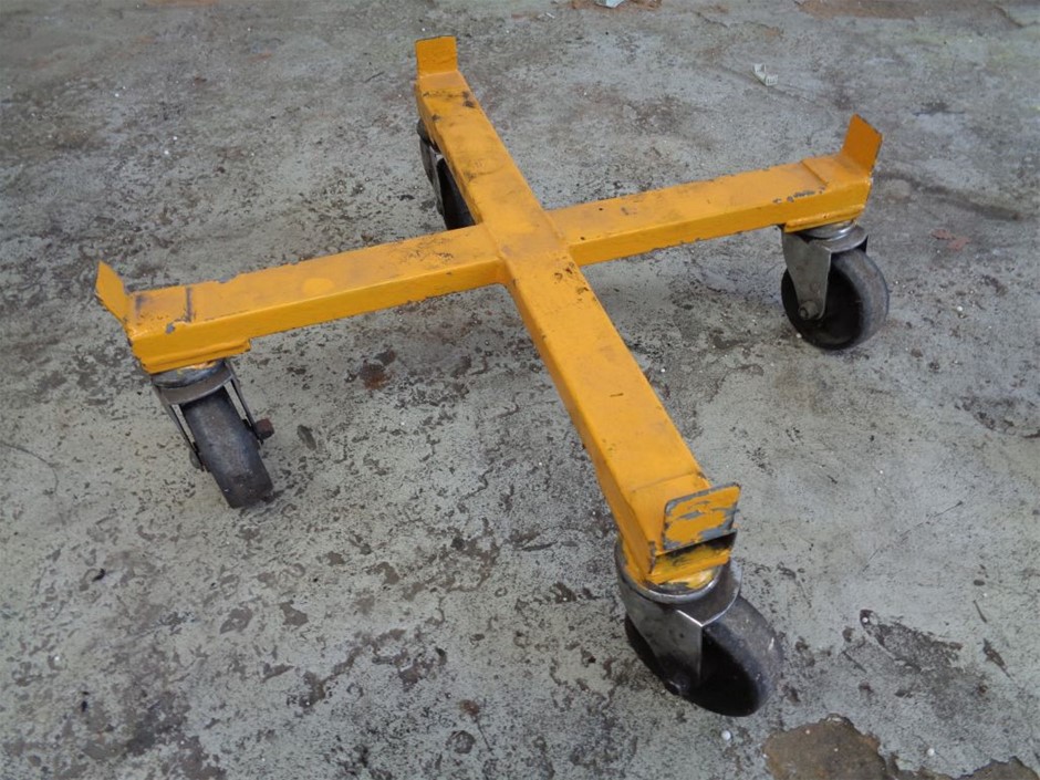 Initial Charm Letter  'H' Pendant Necklace