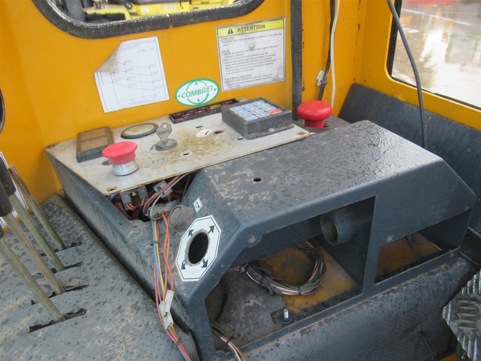 GARMIN Vivoactive 4S GPS Smartwatch, 20 Preloaded Sport Apps, 010-02172-11.