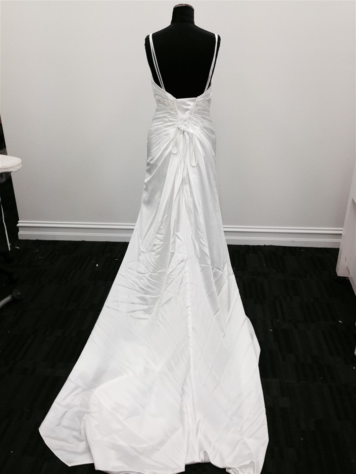 KitchenAid Non-Slip Cutting Boards 3 Piece Set White. NB: Minor Use, May ha