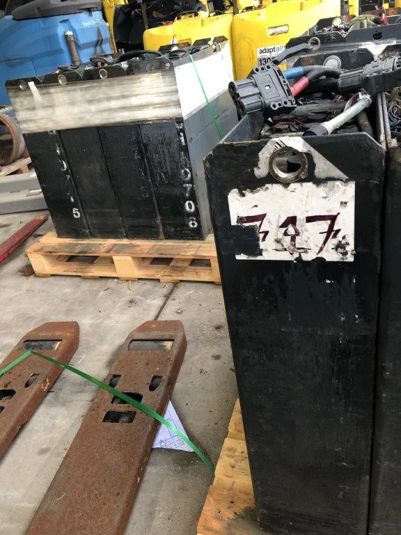 100pc Grease Nipple Assortment Zinc Plated, Contents: 50pc x 6mm Straight;