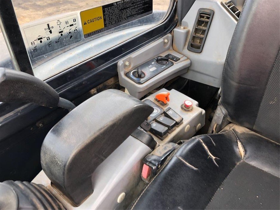 2 x SENSH Pipe Wrenches 200mm w/ Dip Grip Handles.