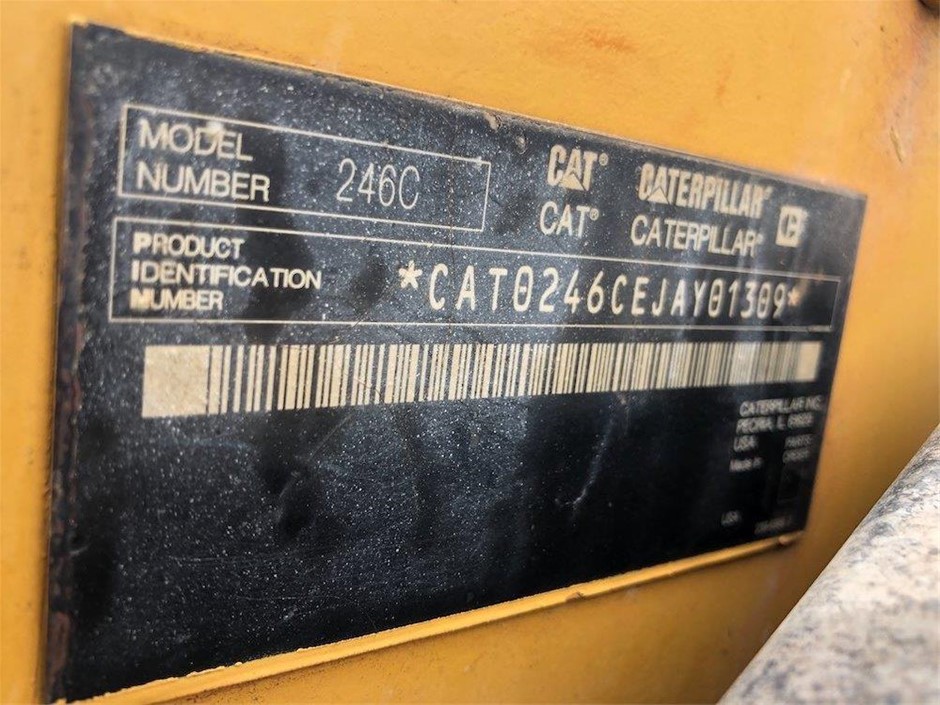 SENSH 2000G Machinists Hammer with Rubber Grip Fibreglass Handle.