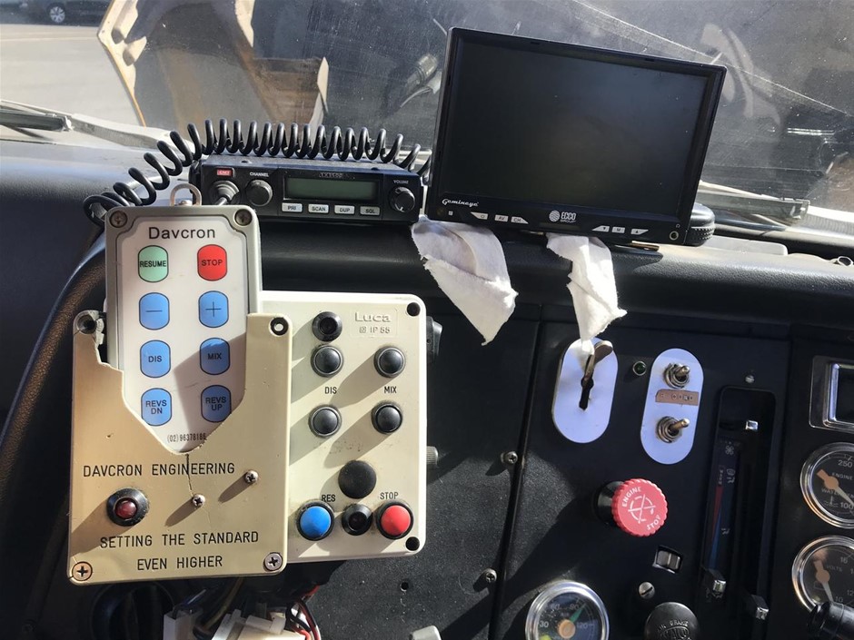 One 1.61 Ct Oval Yellow Sapphire Gemstone