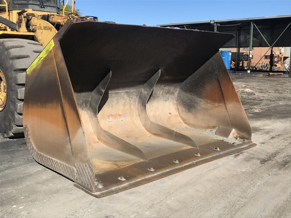 Black Bottle Classic Brandy (2x 700mL) SA