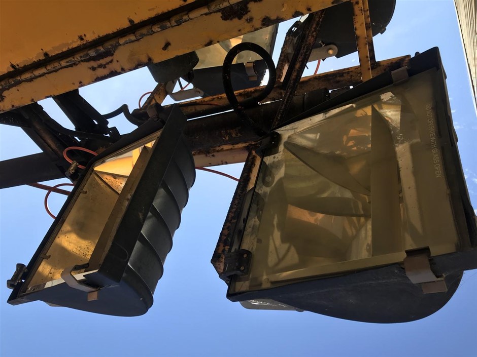 SIERRA DESIGNS  Outdoor Blanket, 183cm x 183cm, Navy.