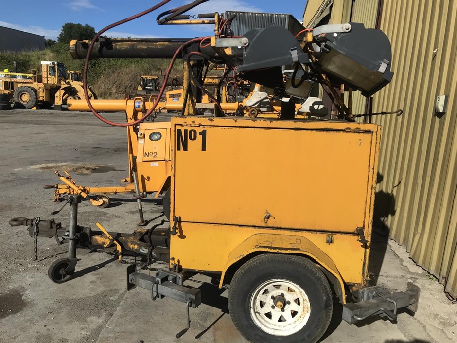 HUNTER Travel Pillow & Eye Mask 3-Piece Set, Black.