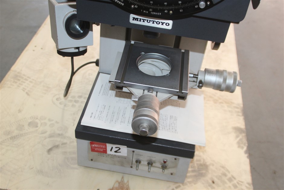 1.00 Carats Brilliant Polish Round Cut White Diamond CVD-Not Certified