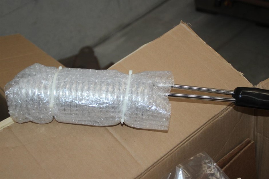 0.11 carat white 5 diamonds round