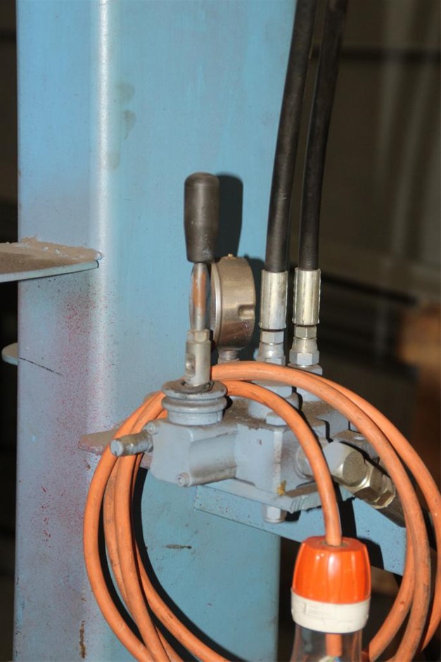 2.41 carats baguette & tapered diamonds with retail valuation $6,146