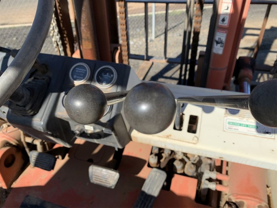 6mm Peridot & Baroque Pearl Dangling Earrings.