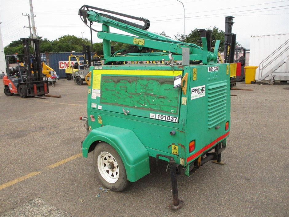 MARLAFIJI Olivia Cross-Body Bag, Red.