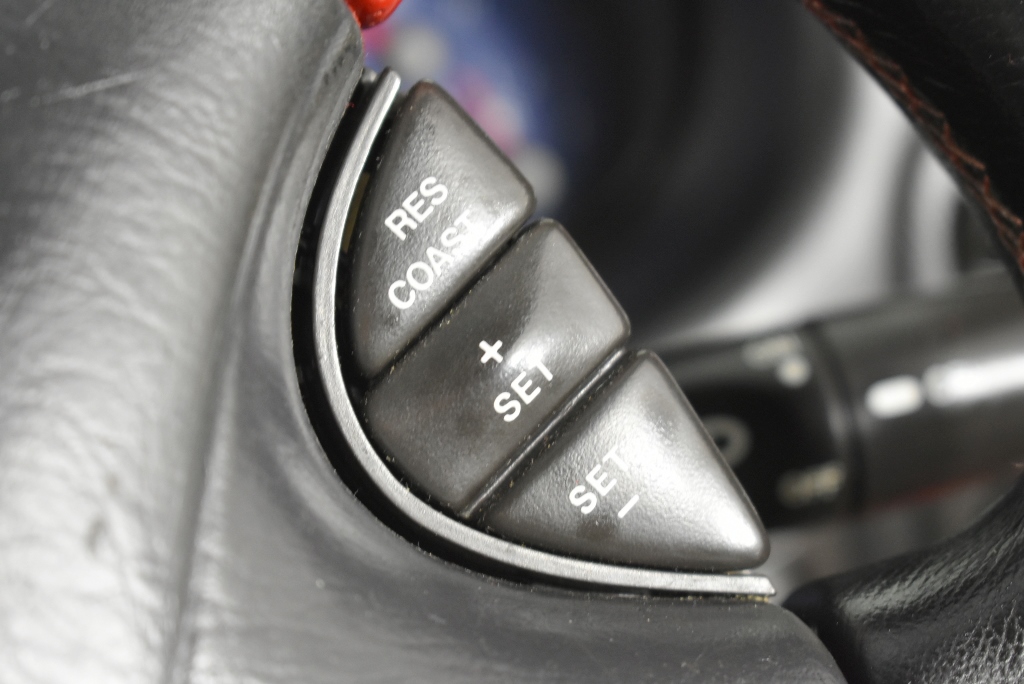 REMINGTON Volume Plus Air Styler, Soft Bristle Brush & 19mm Round Brush.