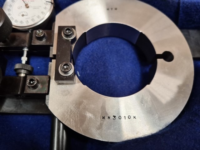 HUNTER Travel Pillow & Eye Mask 3-Piece Set, Black.