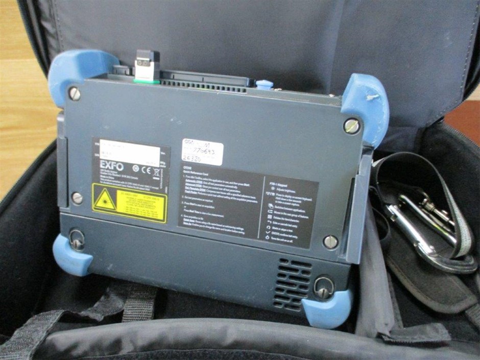 SIGNATURE Box of 640pc Flushable Wipes (10 x 64ct). NB: Damaged packaging.