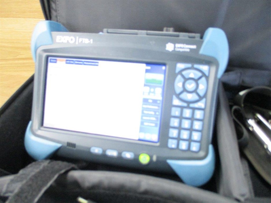 2 x Pack of 27pc SWIFFER Heavy Duty Wet Mopping Cloths. NB: Damaged packagi