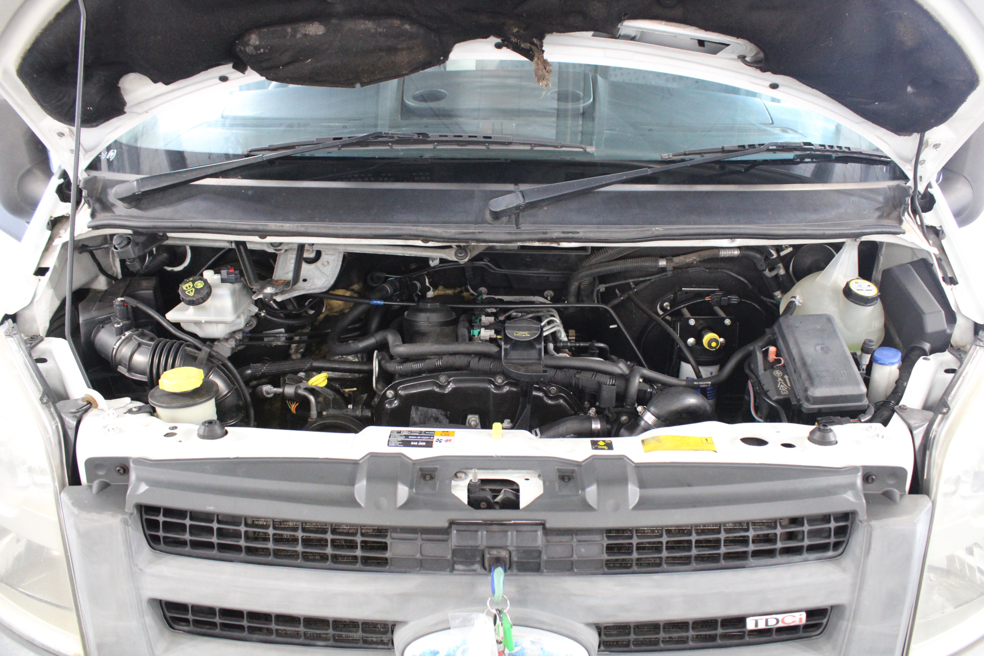 REDCON1 Total War Pre-Workout, 30 Servings, 441g, Strawberry Mango. EXP: 29