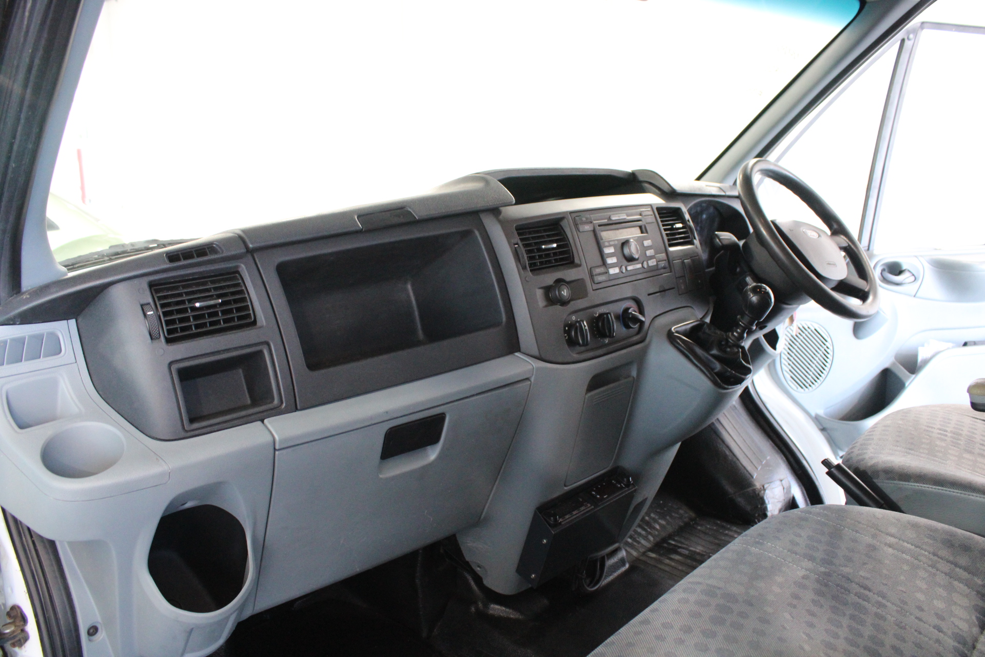 43 x NESTLE KitKat Chocolate Bars, 42g.