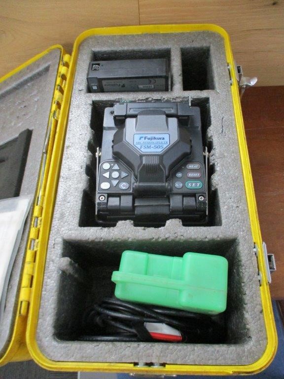 2 x  Box of 80pc SUNKIST Fruit Snacks, Mixed Fruits, 1840g. NB: Not in orig