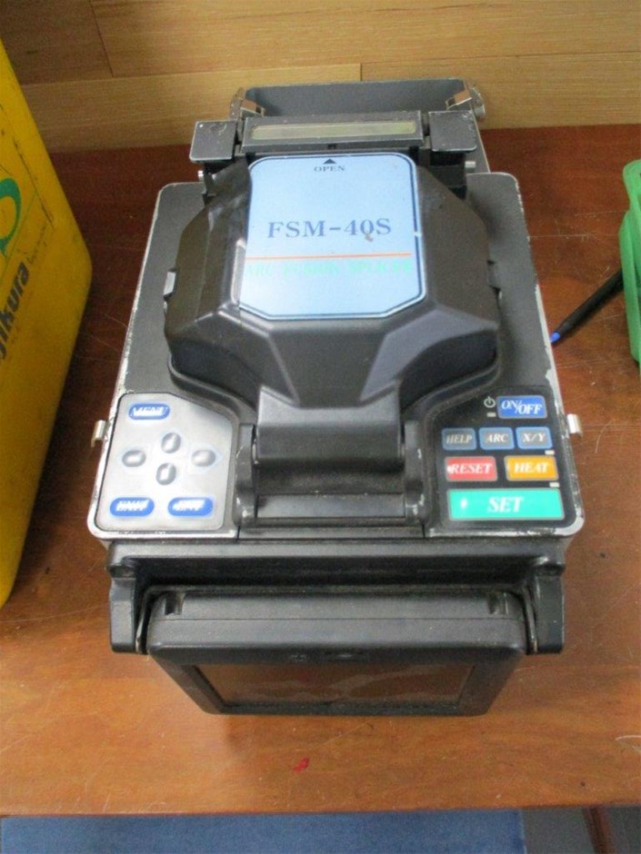 2 x  Box of 80pc SUNKIST Fruit Snacks, Mixed Fruits, 1840g. NB: Not in orig