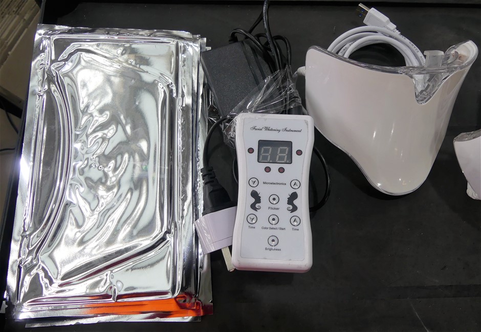 15 x LUX Soft Touch French Rose & Almond Oil Scented Soap Bar, 80g.