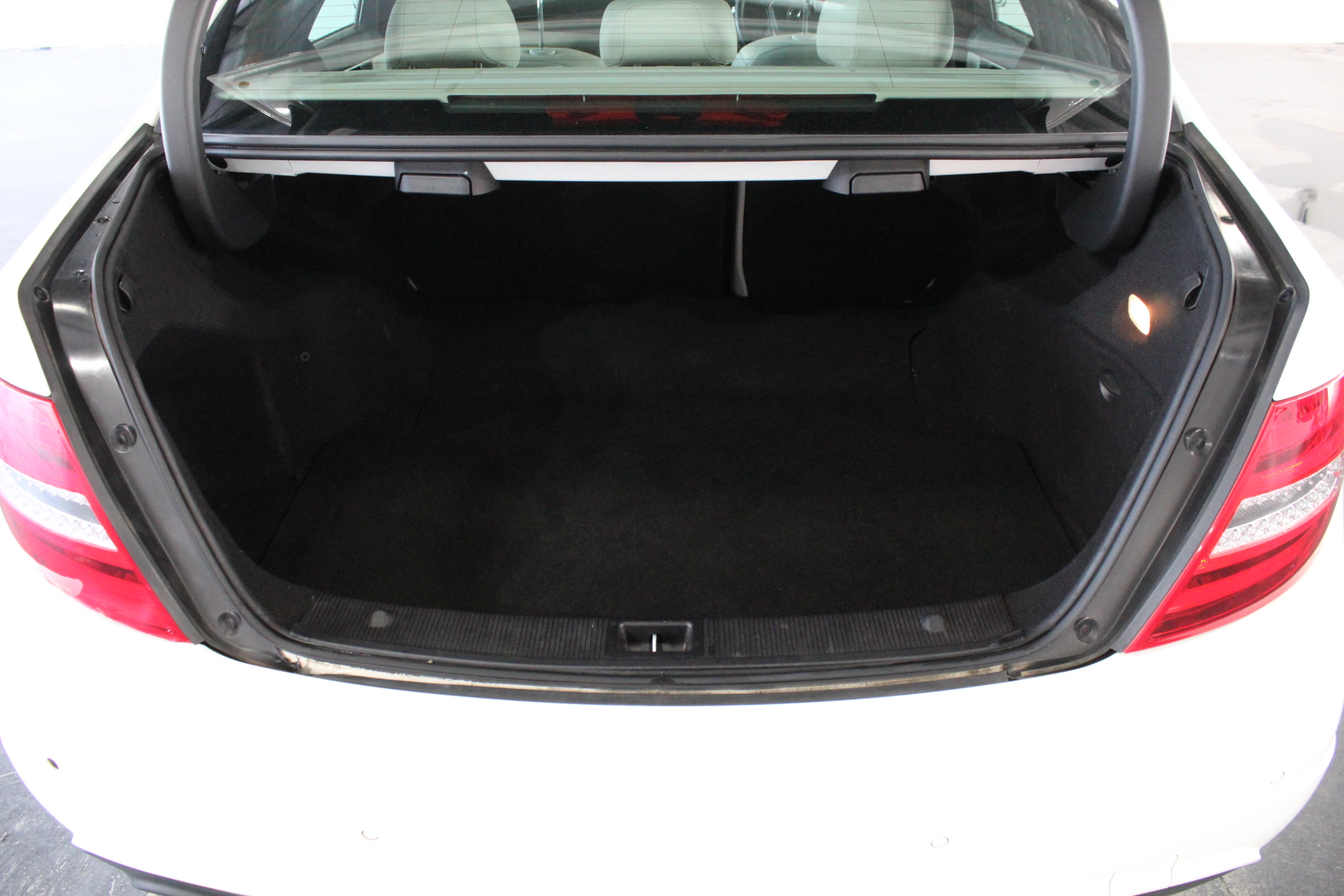 5 x TRAFALGAR Pack of 4 Rolls Sports Tape, 25mm x 15M.