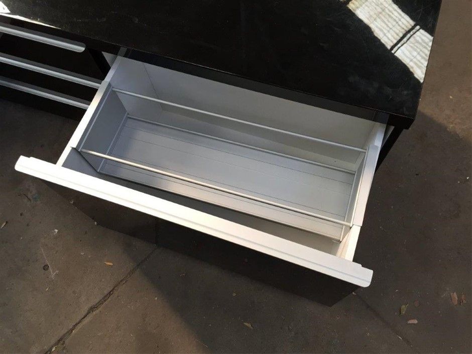 2016 UNC 50c HOLDEN HERITAGE COLLECTION HQ Kingswood COIN ON CARD