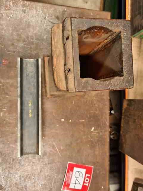 Mount Broke Wines River Bank Shiraz 2000 (1x 750mL) Hunter Valley