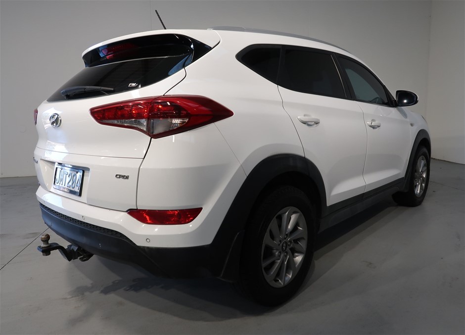 Wolf Blass Red Label Cabernet Merlot (6x 750mL).