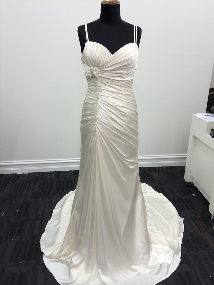 Unisex Black Volcanic Lava Rock Beaded Crystal Initial "G" Bracelet -Yellow