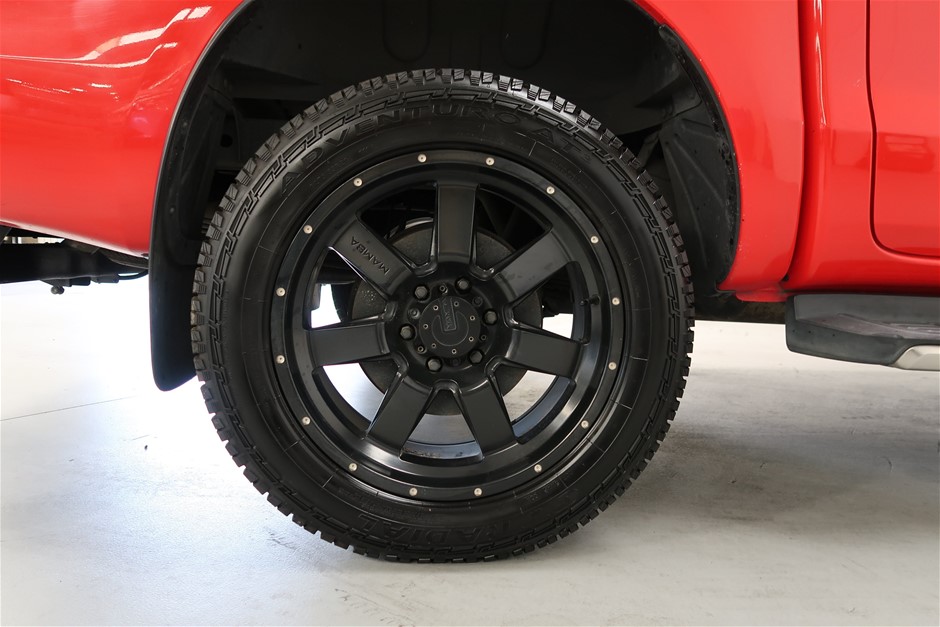 925 Sterling Silver Huggie Earrings Featuring 106 Crystals by Swarovski®