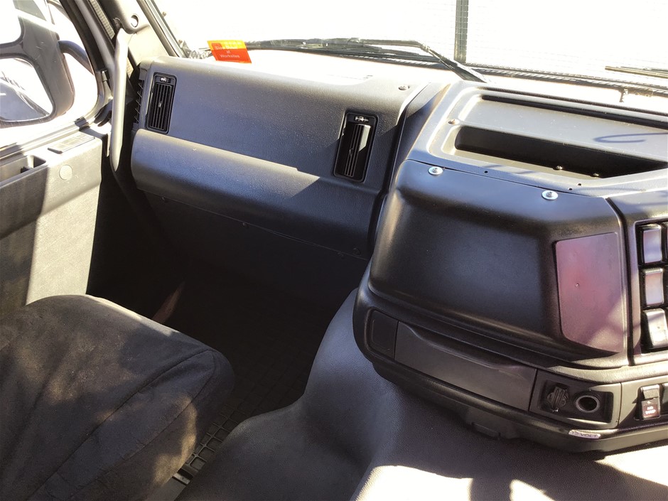 18K Gold-Filled Single-Row Ring, Simulated Diamonds, Size 10