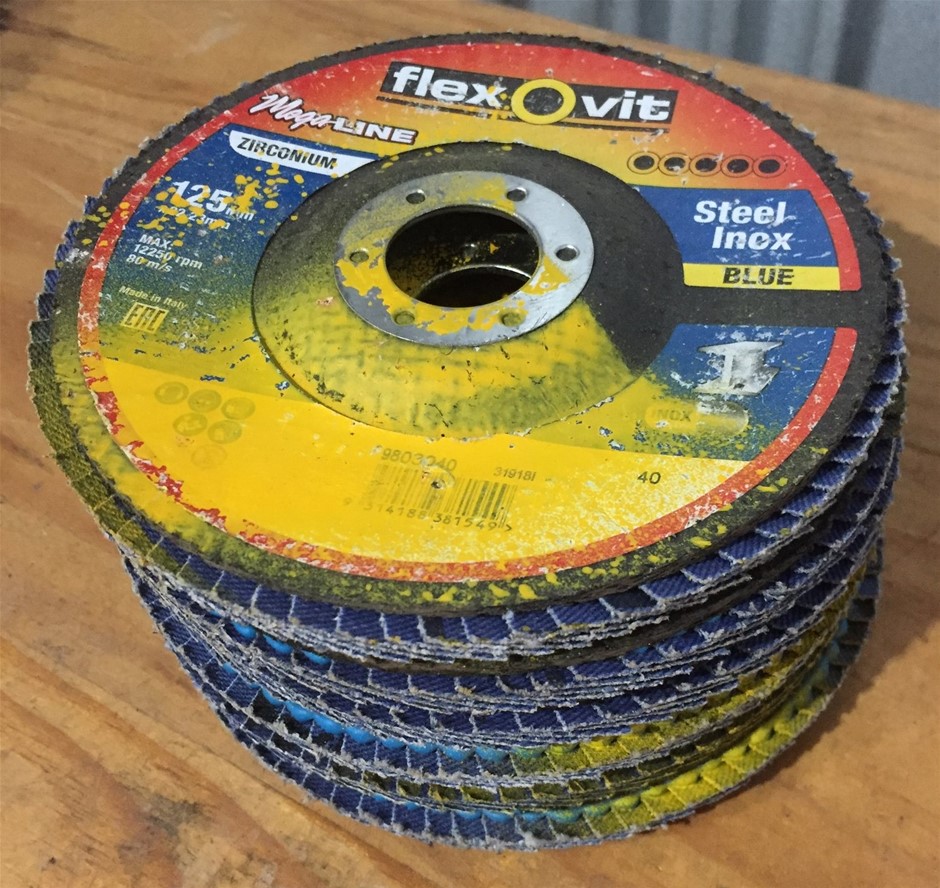 18K Gold-Filled Cuban Bracelet with Simulated Diamond Clasp - 19cm