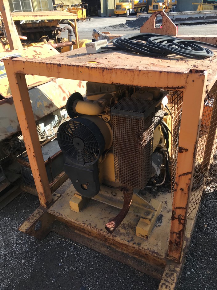 18K Gold-Filled Cuban Chain Bracelet with Simulated Diamonds - 17.8cm