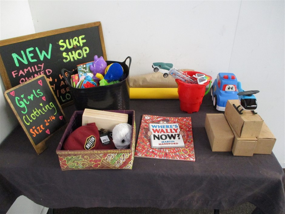 SCHLAGE F51A ORB 609 Orbit Keyed Entry Knob, Antique Brass.