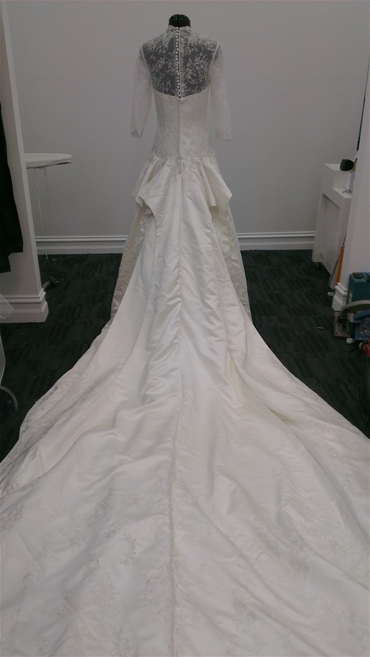 Duchesse De Paris Brut Blanc De Blancs NV (6x 750mL), France.