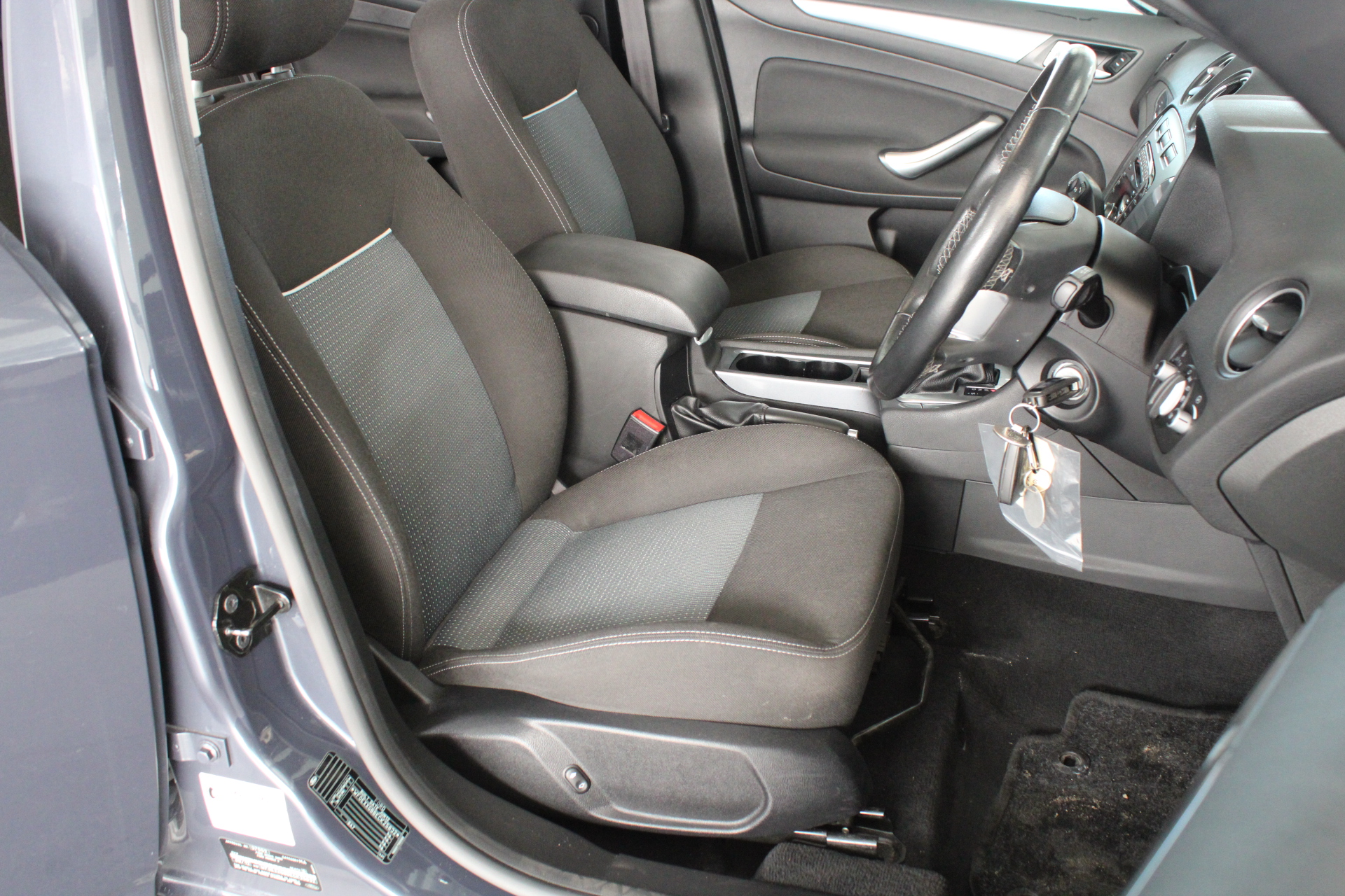 6mm Peridot & Baroque Pearl Dangling Earrings.