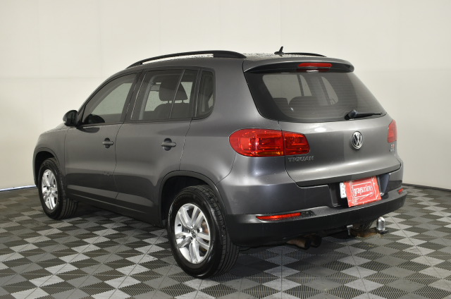 925 Sterling Silver Simulated Diamond Band Ring - Size 7